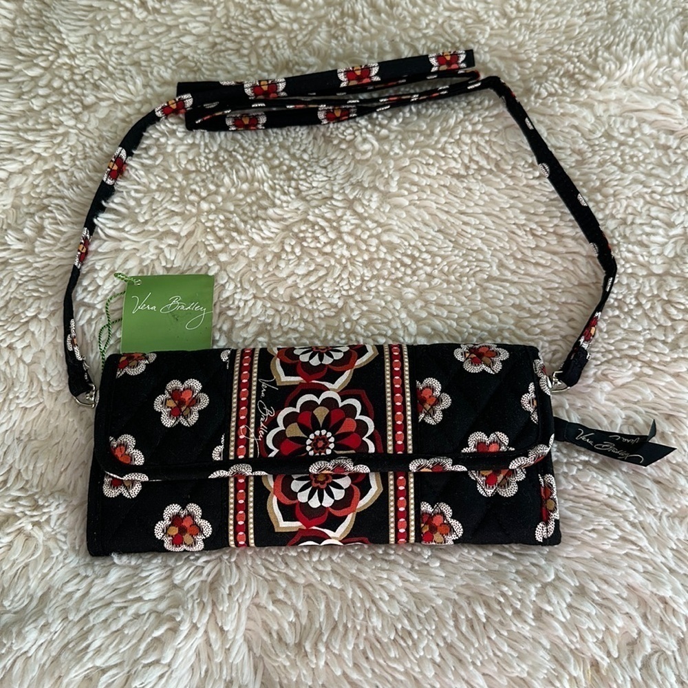 😊🤗New with tag  Vera Bradley sleek wallet pirouette